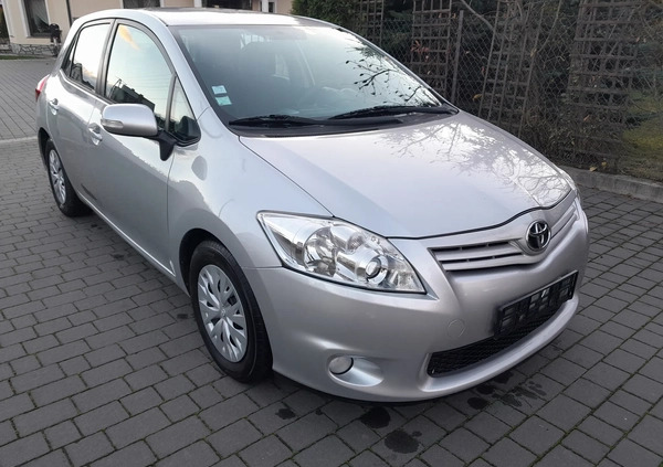 Toyota Auris cena 26000 przebieg: 179000, rok produkcji 2011 z Podkowa Leśna małe 191